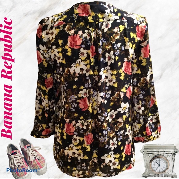 Banana Republic Floral Ruffled Long Sleeve Top. - Picture 2 of 4